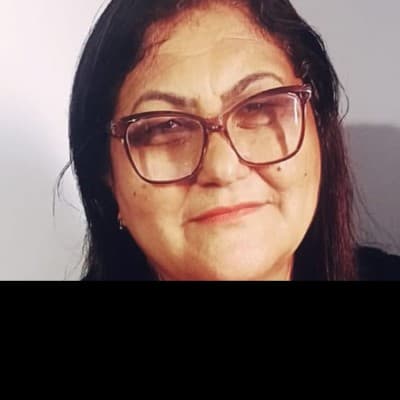 María